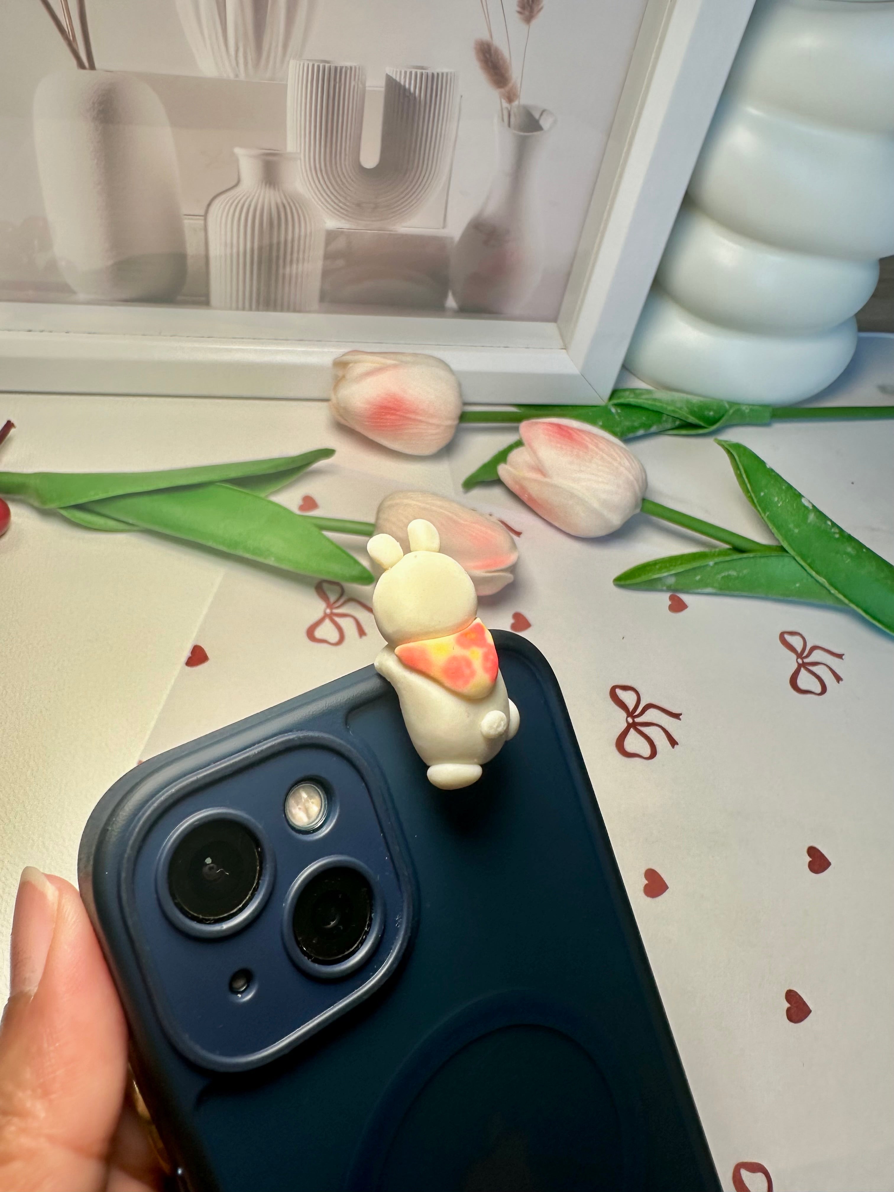 Chilling Bunny Phone Hipper