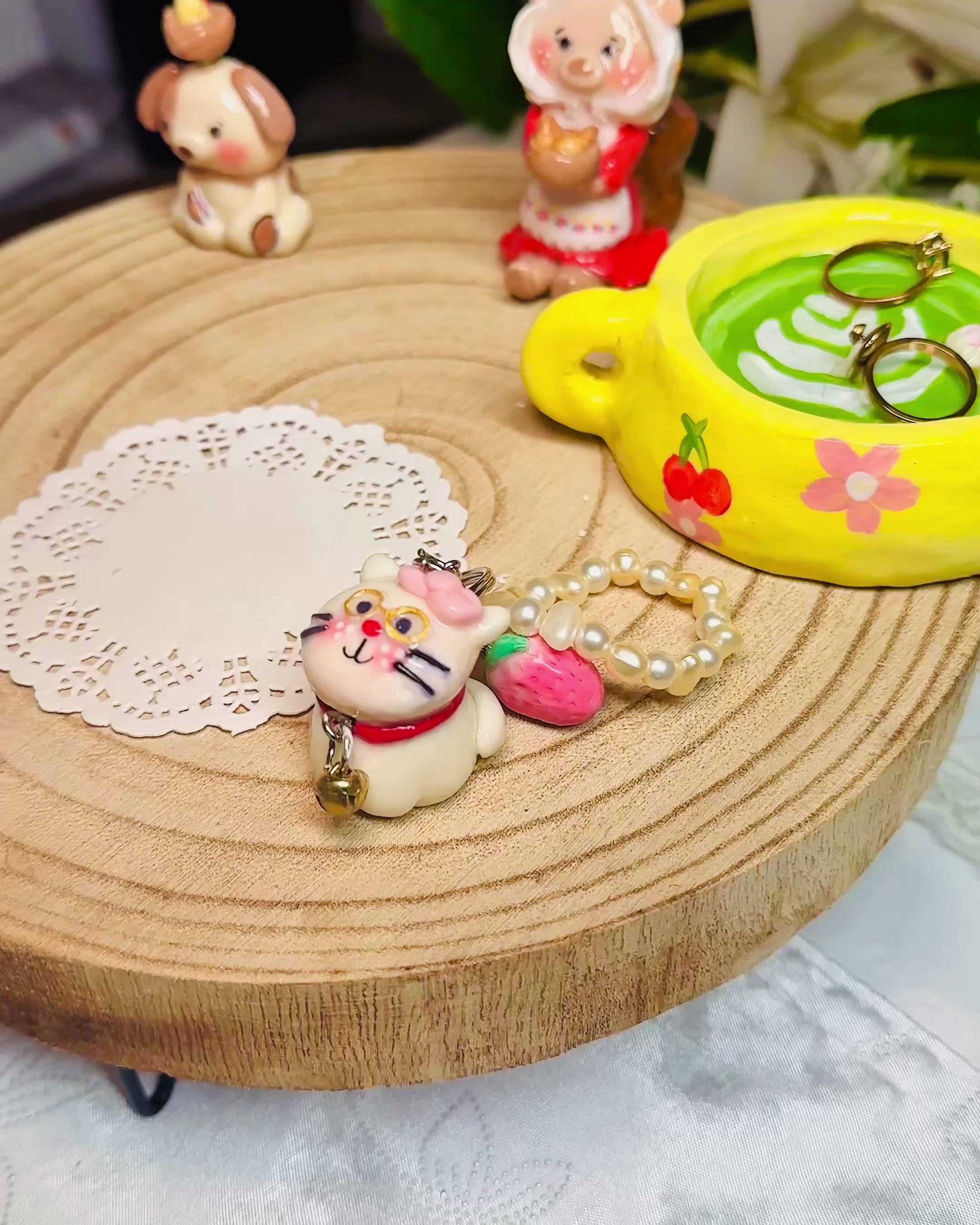 Study Buddy Cat Keychain🐱🔎📚- Cute Accessory